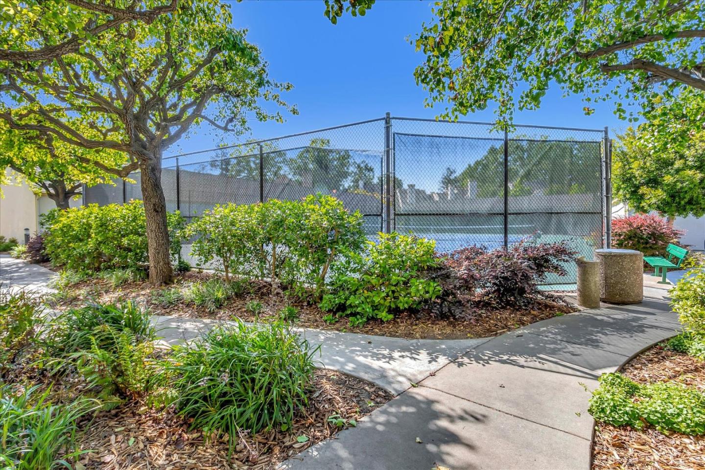 Detail Gallery Image 27 of 28 For 2052 Foxhall Loop, San Jose,  CA 95125 - 2 Beds | 2 Baths