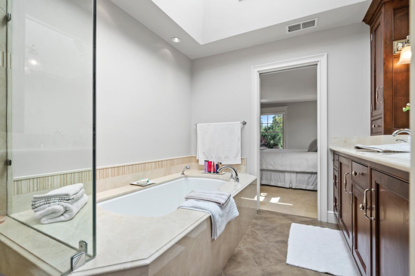 Detail Gallery Image 22 of 26 For 894 Tolman Dr, Stanford,  CA 94305 - 5 Beds | 3/1 Baths