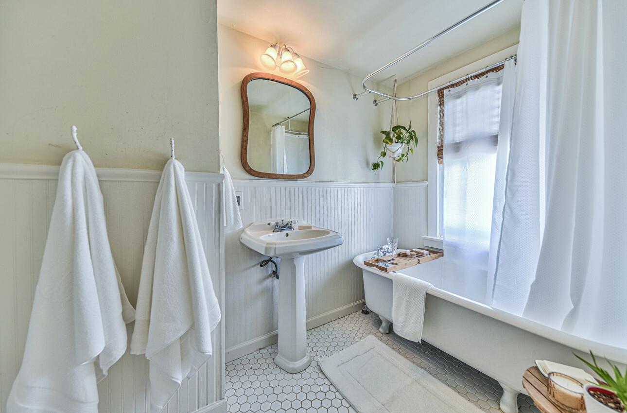 Detail Gallery Image 21 of 38 For 12 First St, Spreckels,  CA 93962 - 4 Beds | 2/1 Baths