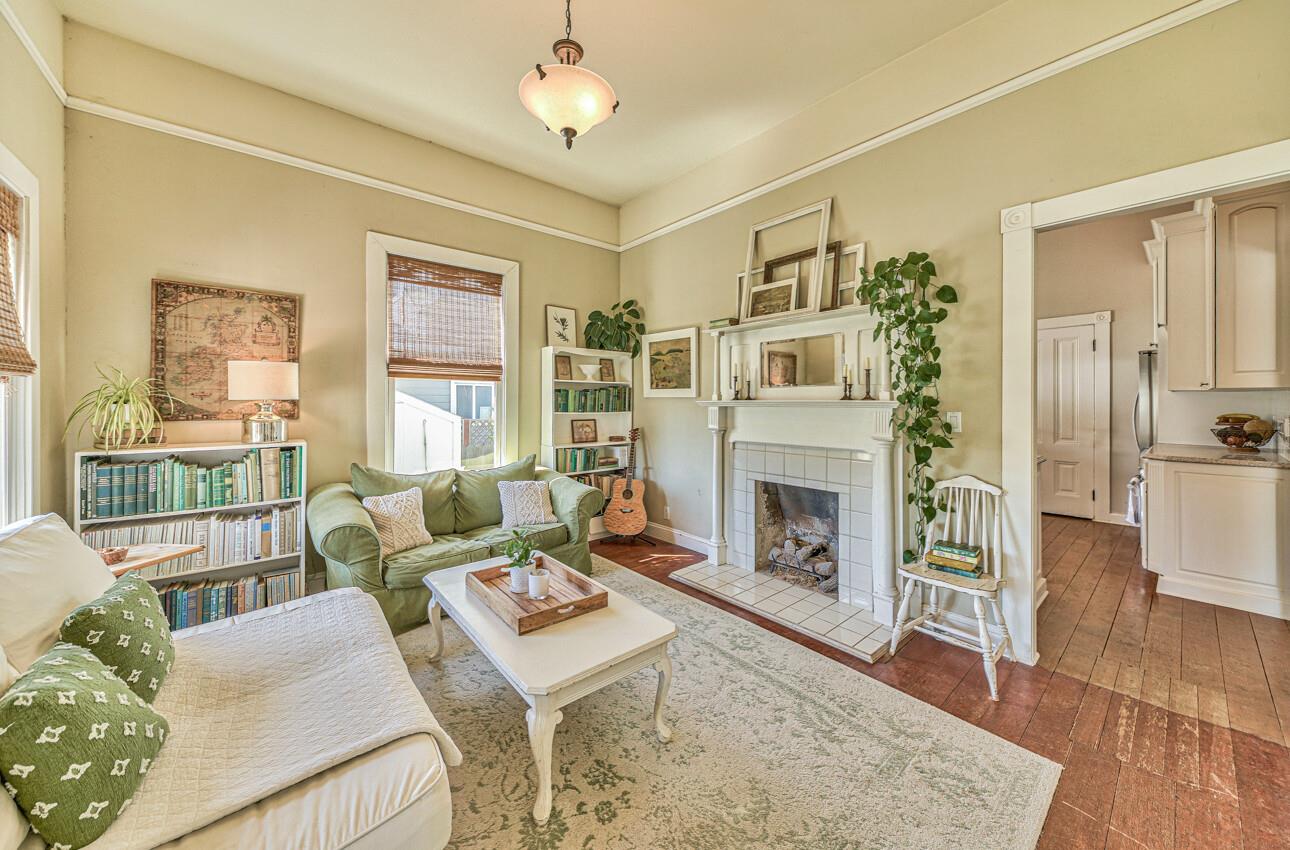 Detail Gallery Image 6 of 38 For 12 First St, Spreckels,  CA 93962 - 4 Beds | 2/1 Baths