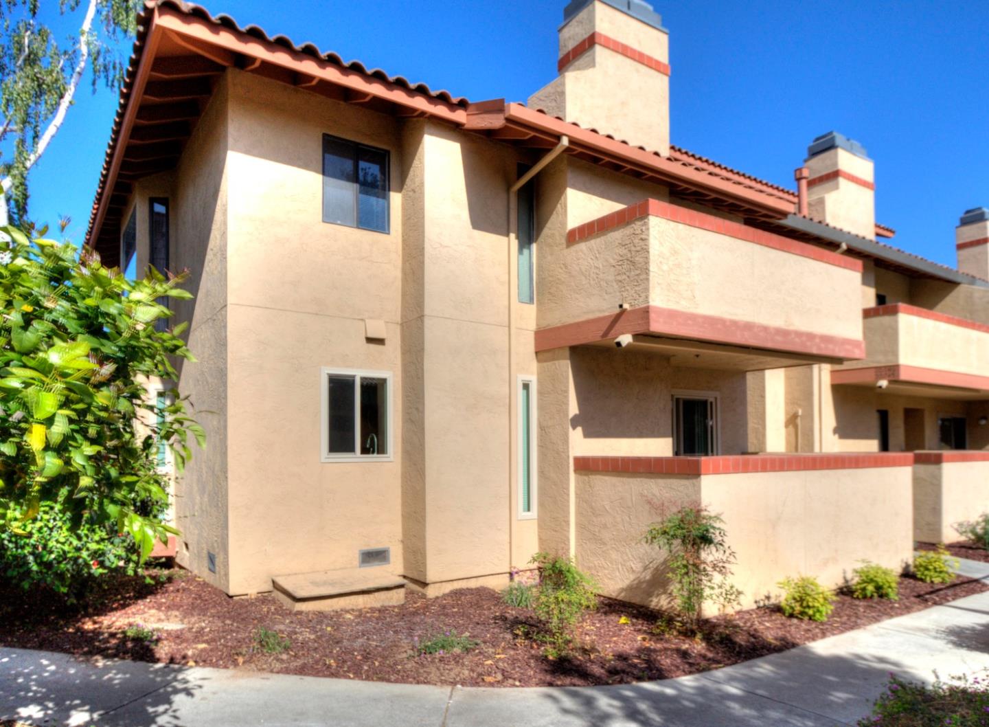 Browse active condo listings in DE ANZA FORGE