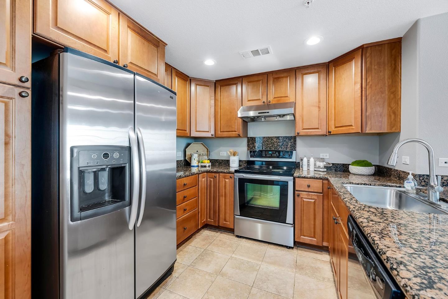 Detail Gallery Image 14 of 60 For 600 S Abel St #411,  Milpitas,  CA 95035 - 2 Beds | 2 Baths