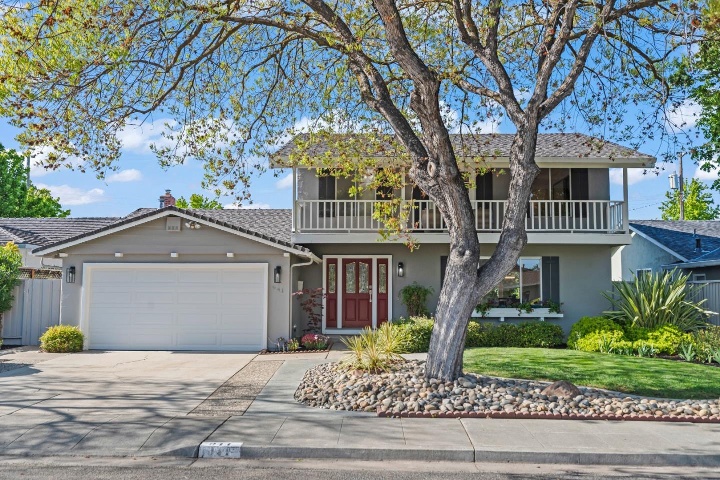 Detail Gallery Image 1 of 27 For 941 Exmoor Way, Sunnyvale,  CA 94087 - 4 Beds | 2/1 Baths