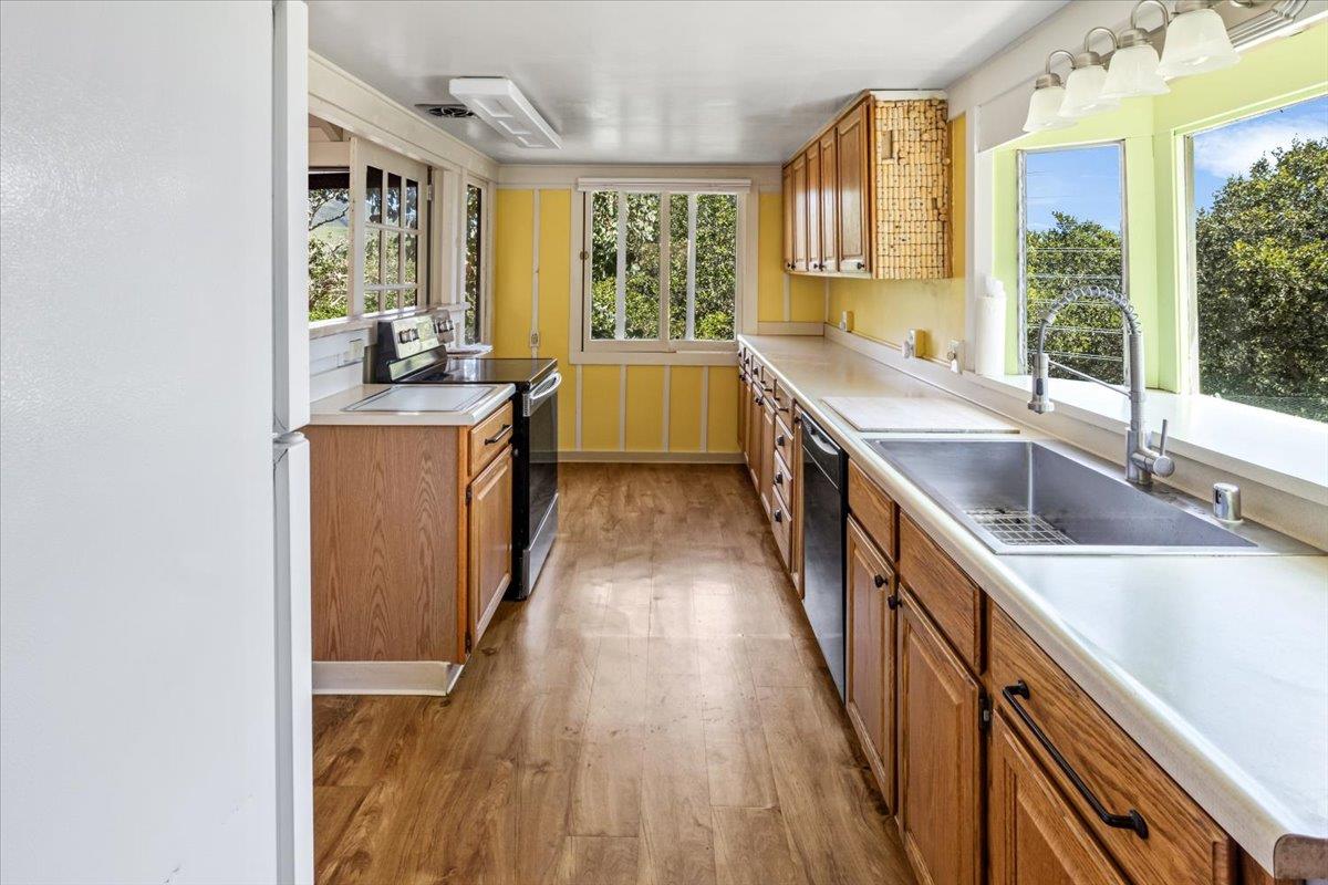 Detail Gallery Image 11 of 40 For 308&308a Calle De Los Agrinemsors, Carmel Valley,  CA 93924 - 3 Beds | 2/1 Baths