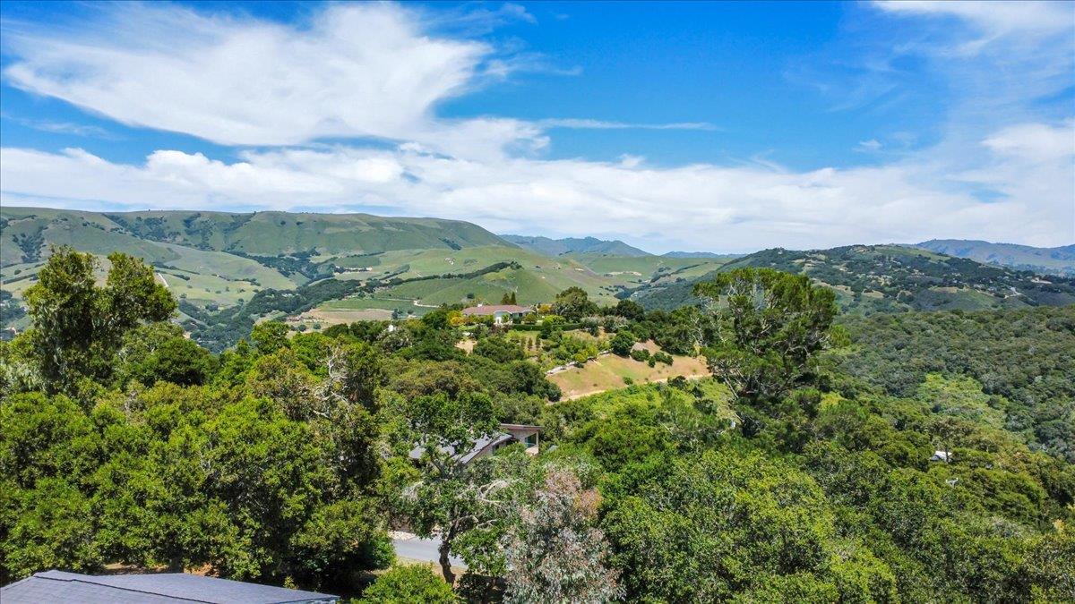 Detail Gallery Image 5 of 40 For 308&308a Calle De Los Agrinemsors, Carmel Valley,  CA 93924 - 3 Beds | 2/1 Baths