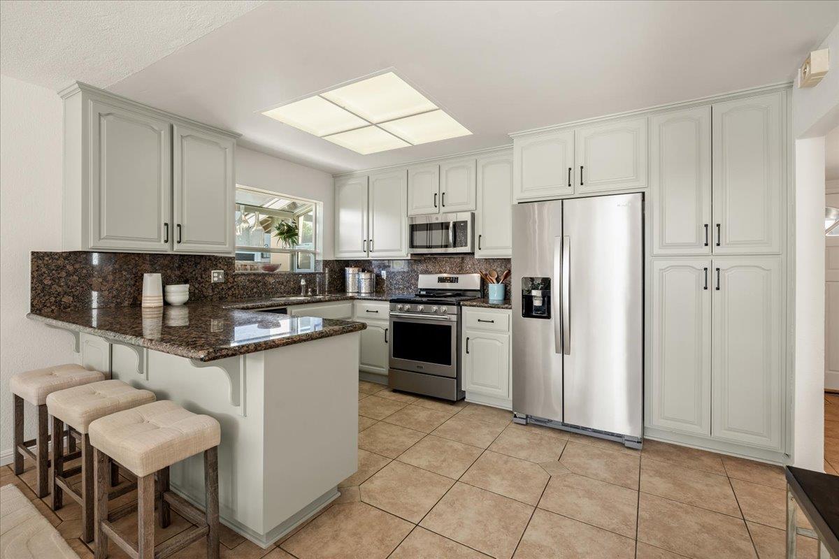 Detail Gallery Image 7 of 42 For 6231 Sager Way, San Jose,  CA 95123 - 4 Beds | 2 Baths