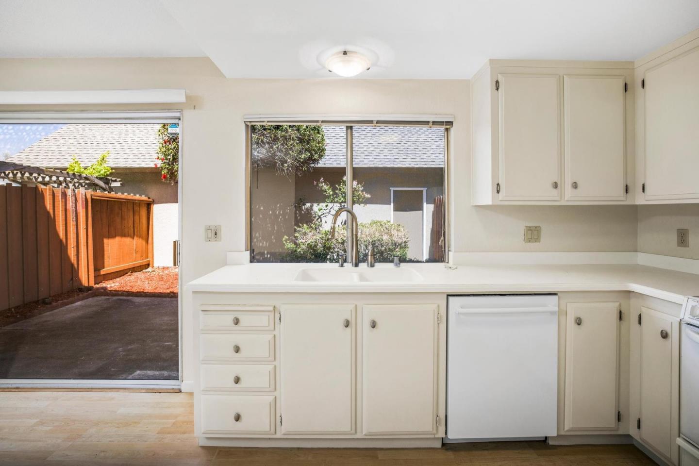 Detail Gallery Image 14 of 36 For 1403 Marlin Ave, Foster City,  CA 94404 - 4 Beds | 2/1 Baths