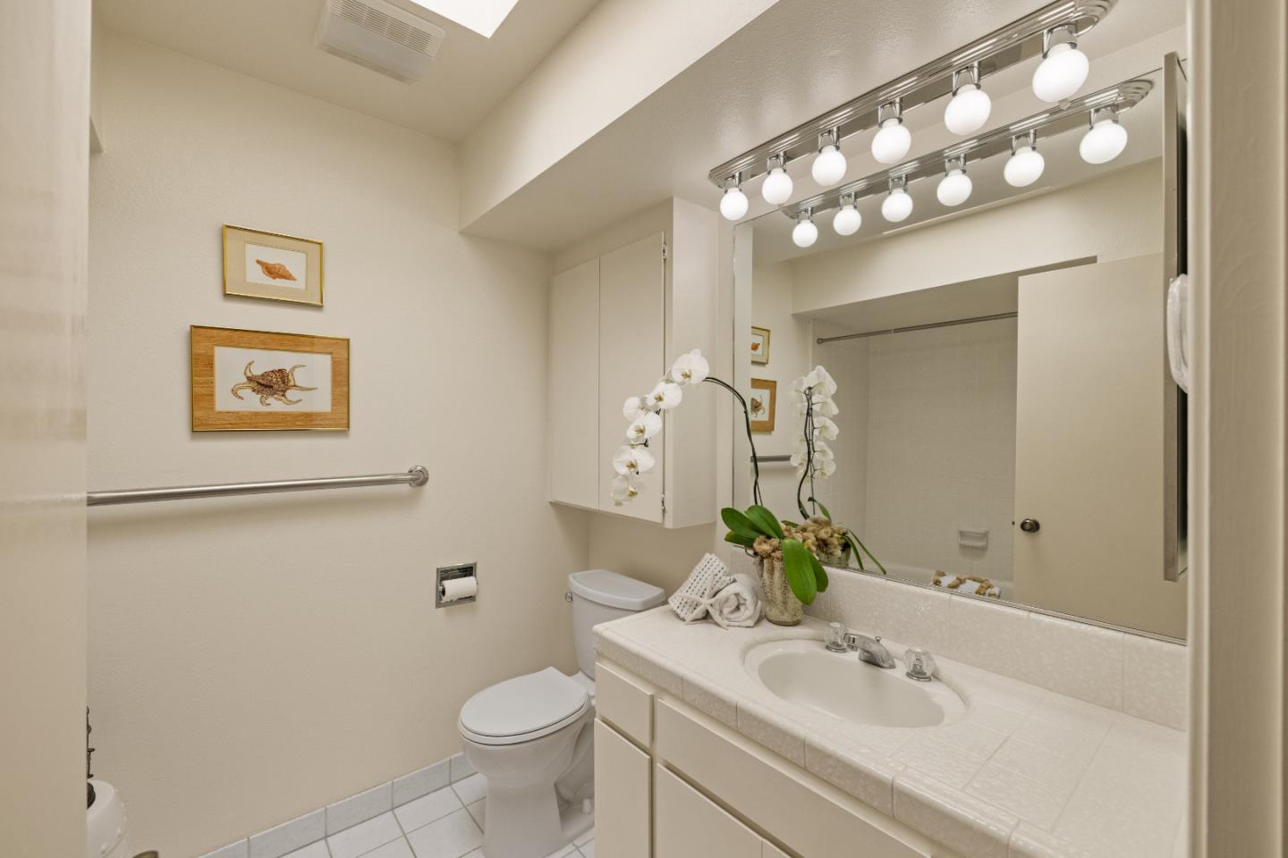 Detail Gallery Image 21 of 29 For 13 Montsalas Dr, Monterey,  CA 93940 - 2 Beds | 2 Baths