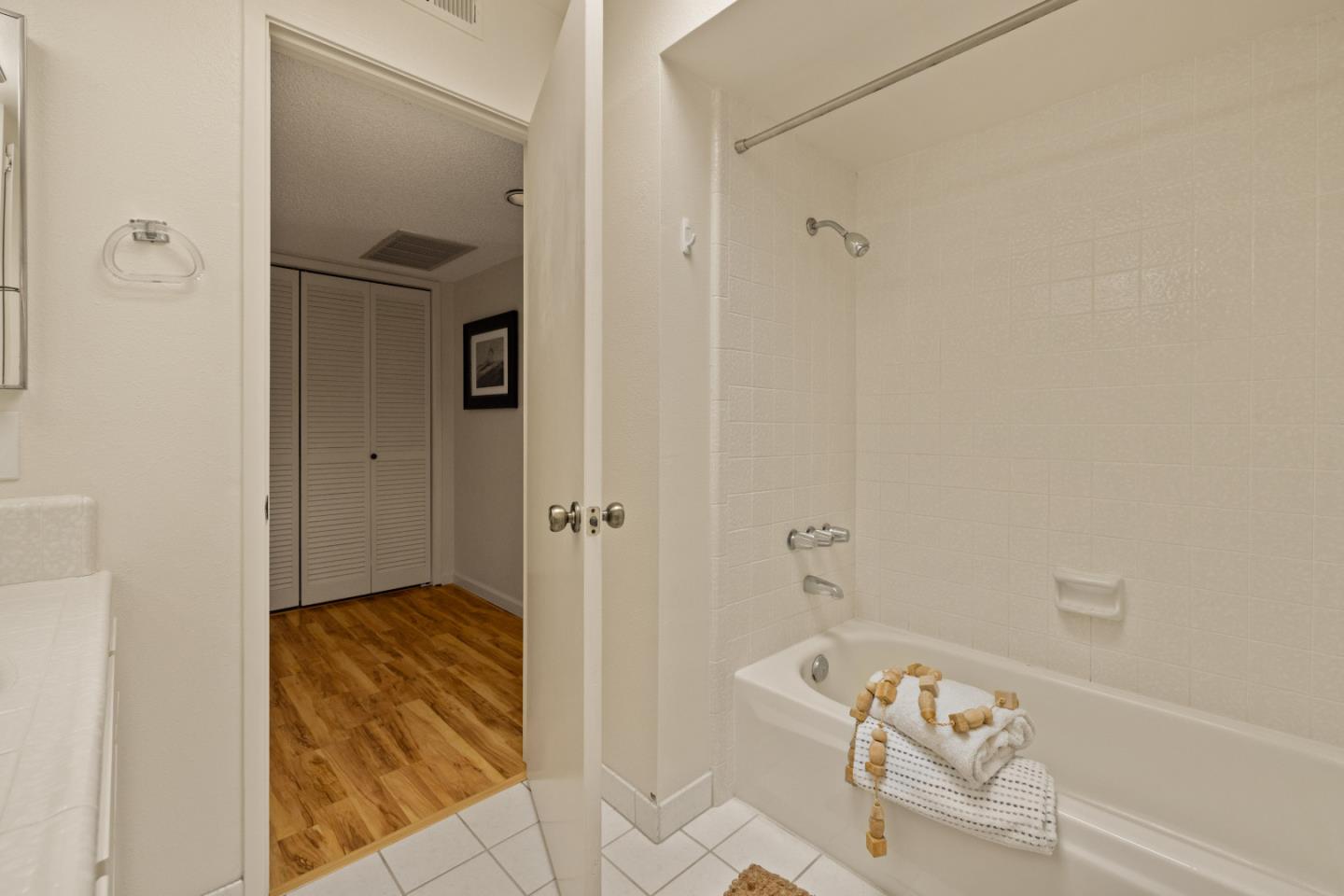 Detail Gallery Image 22 of 29 For 13 Montsalas Dr, Monterey,  CA 93940 - 2 Beds | 2 Baths