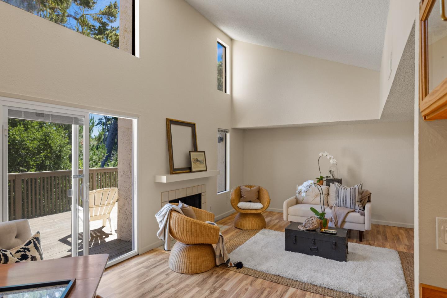 Detail Gallery Image 8 of 29 For 13 Montsalas Dr, Monterey,  CA 93940 - 2 Beds | 2 Baths