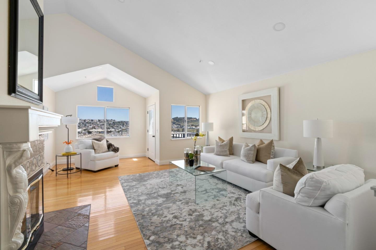 Detail Gallery Image 1 of 32 For 10 Jacqueline Ct, Daly City,  CA 94014 - 3 Beds | 2/1 Baths