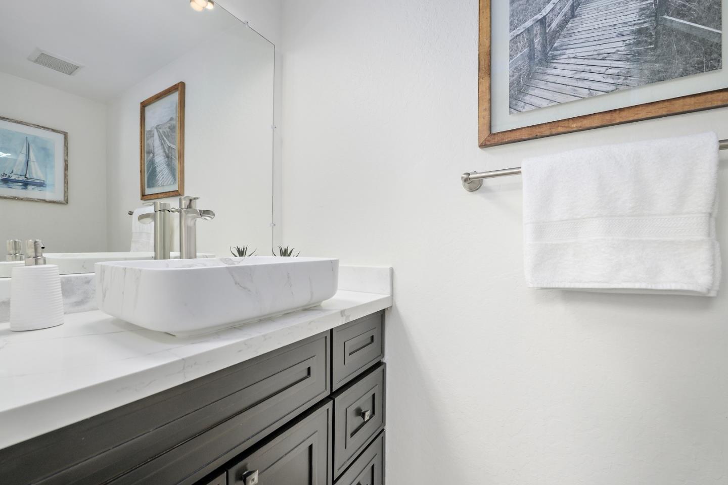 Detail Gallery Image 11 of 26 For 845 Spruance Ln, Foster City,  CA 94404 - 4 Beds | 2/1 Baths