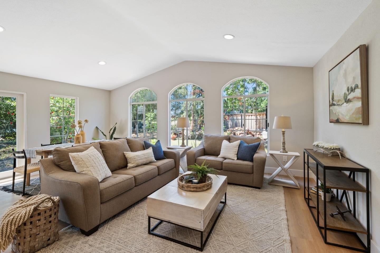 Detail Gallery Image 5 of 46 For 1035 La Grande Ave, Napa,  CA 94558 - 4 Beds | 2 Baths