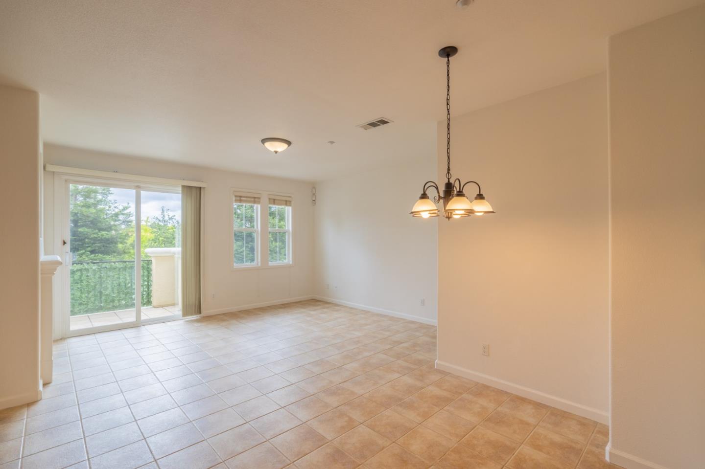 Detail Gallery Image 5 of 24 For 3320 Monaghan St, Dublin,  CA 94568 - 3 Beds | 2/1 Baths