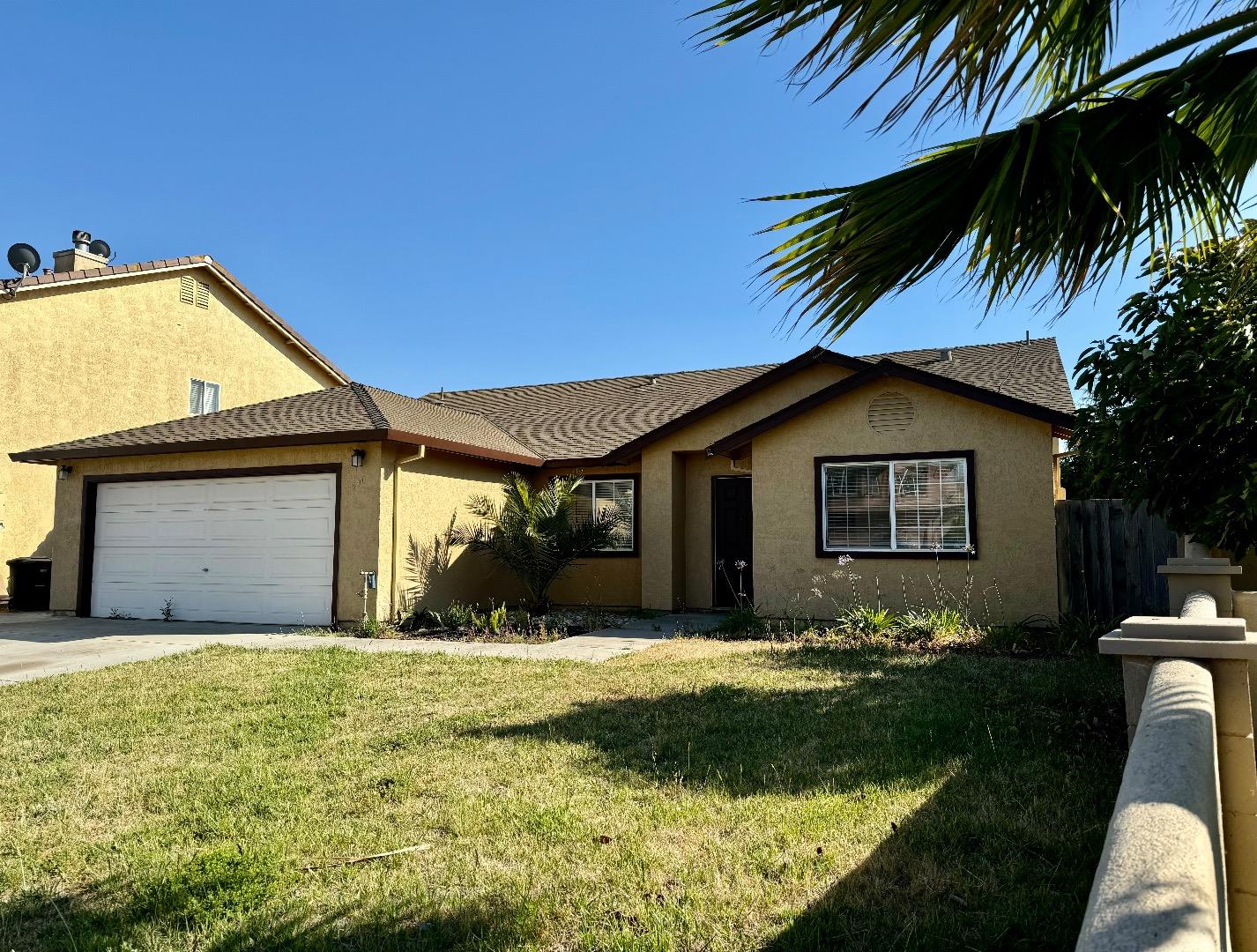 Detail Gallery Image 1 of 1 For 400 Franscioni St, Soledad,  CA 93960 - 4 Beds | 2 Baths