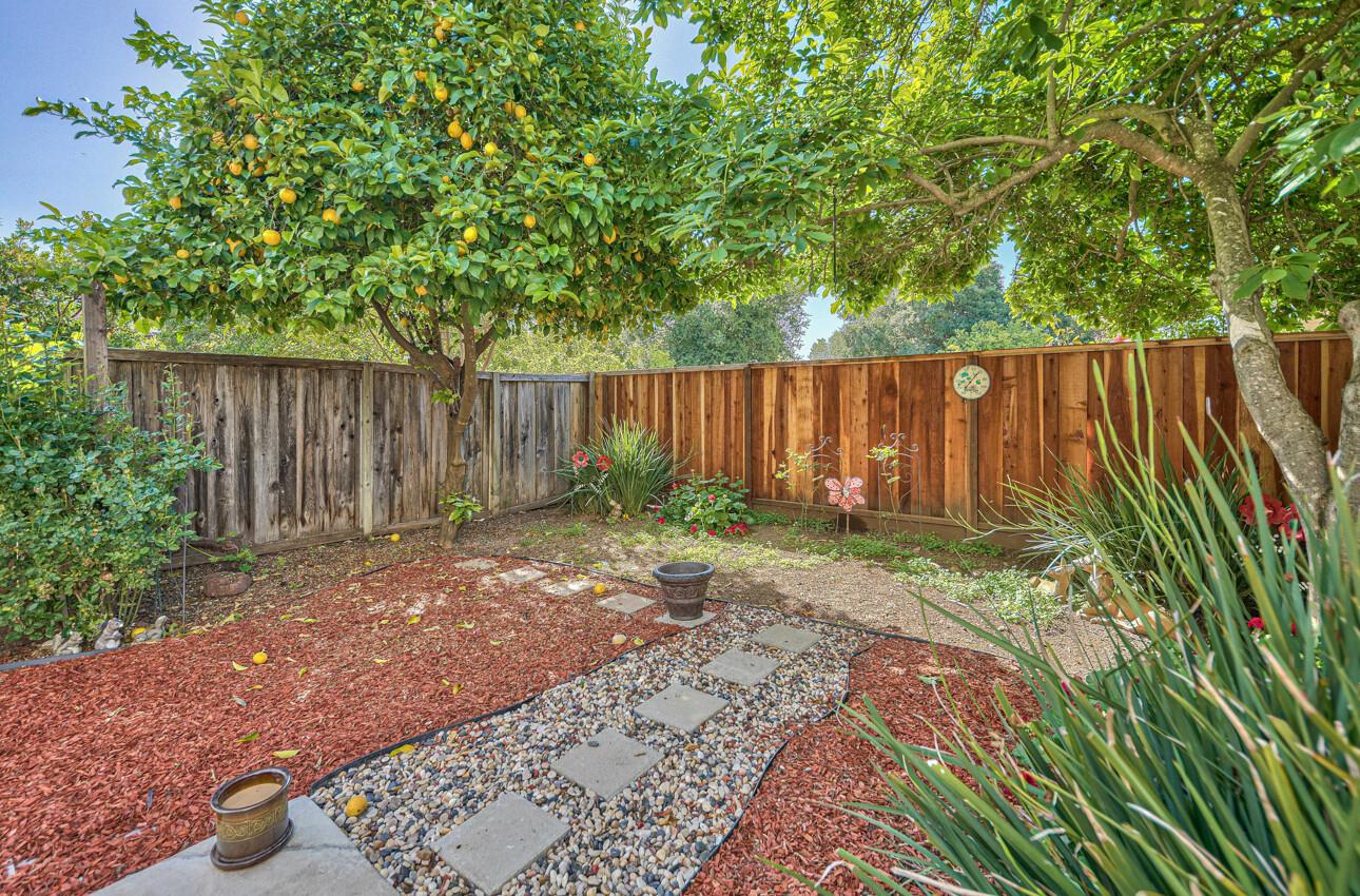 Detail Gallery Image 12 of 20 For 17067 Creekside Cir, Morgan Hill,  CA 95037 - 3 Beds | 2/1 Baths