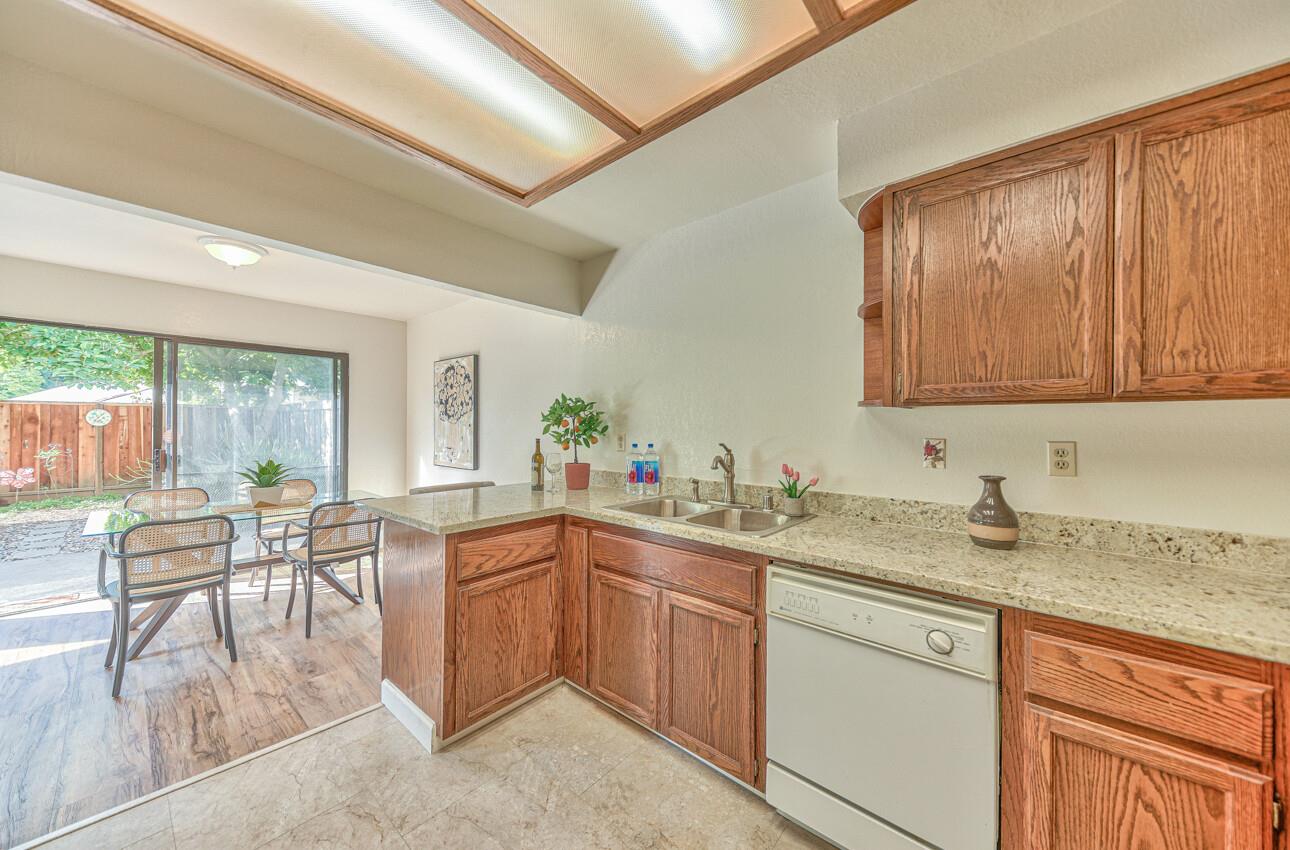 Detail Gallery Image 18 of 20 For 17067 Creekside Cir, Morgan Hill,  CA 95037 - 3 Beds | 2/1 Baths