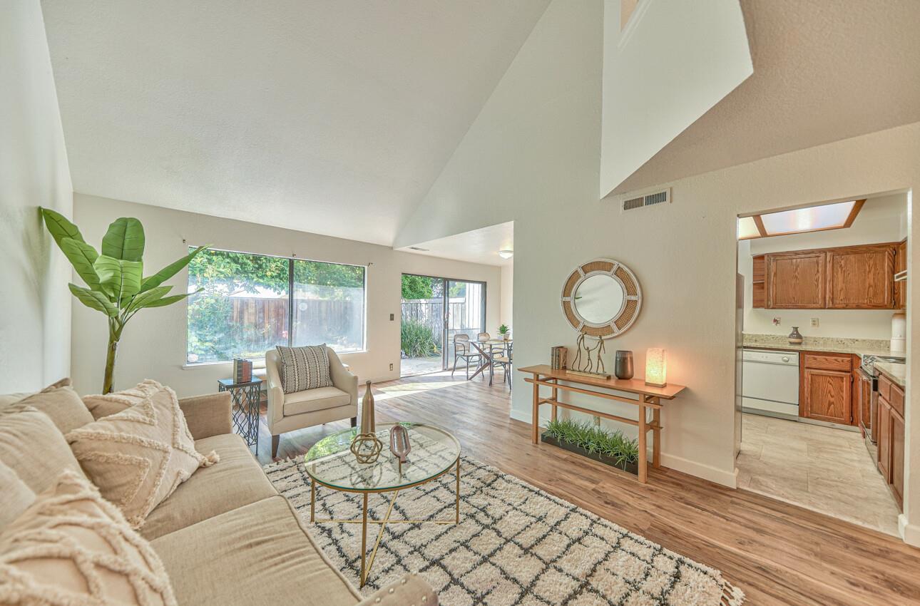 Detail Gallery Image 19 of 20 For 17067 Creekside Cir, Morgan Hill,  CA 95037 - 3 Beds | 2/1 Baths