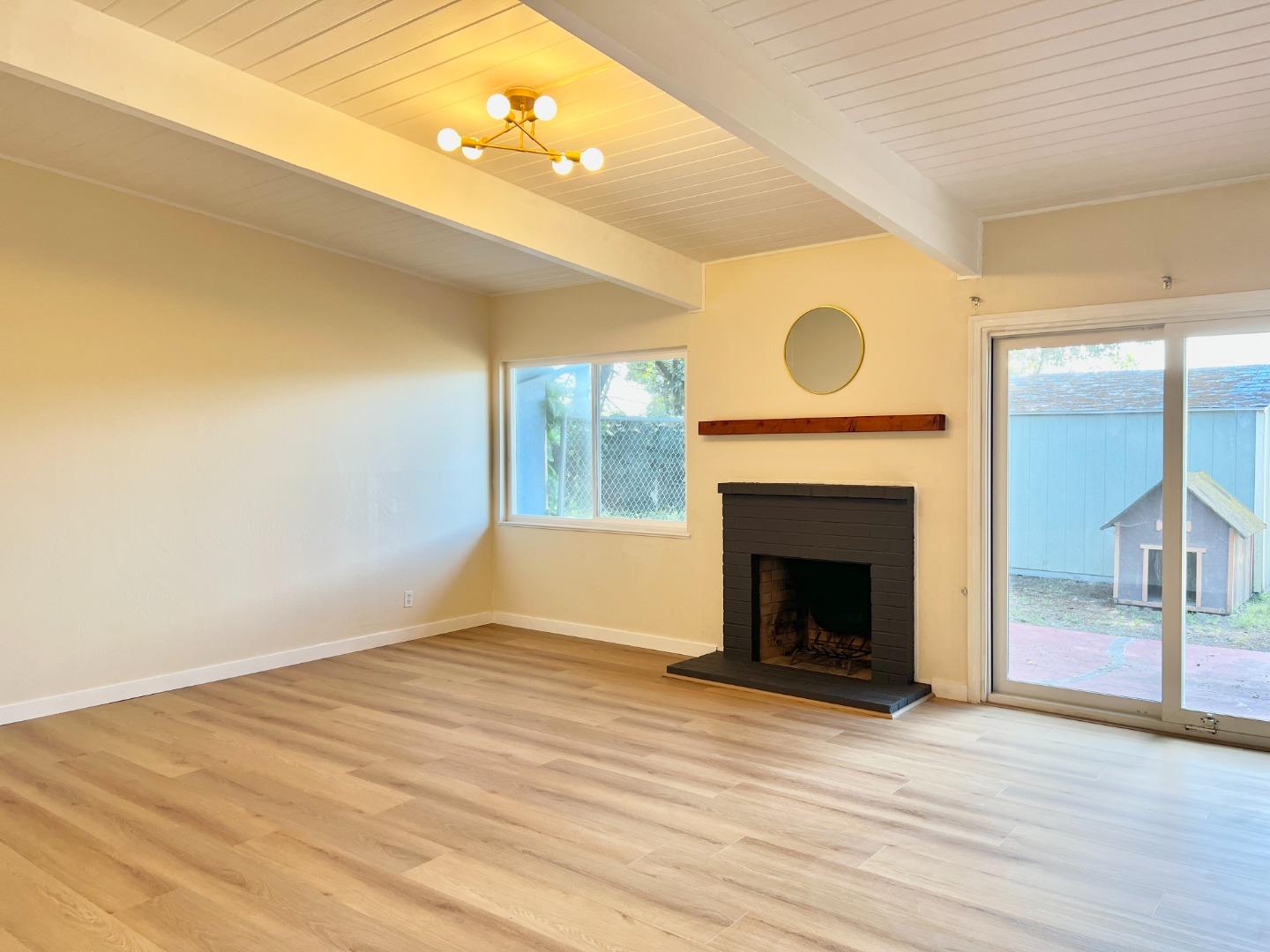 Detail Gallery Image 5 of 25 For 1059 S 55th St, Richmond,  CA 94804 - 3 Beds | 1/1 Baths