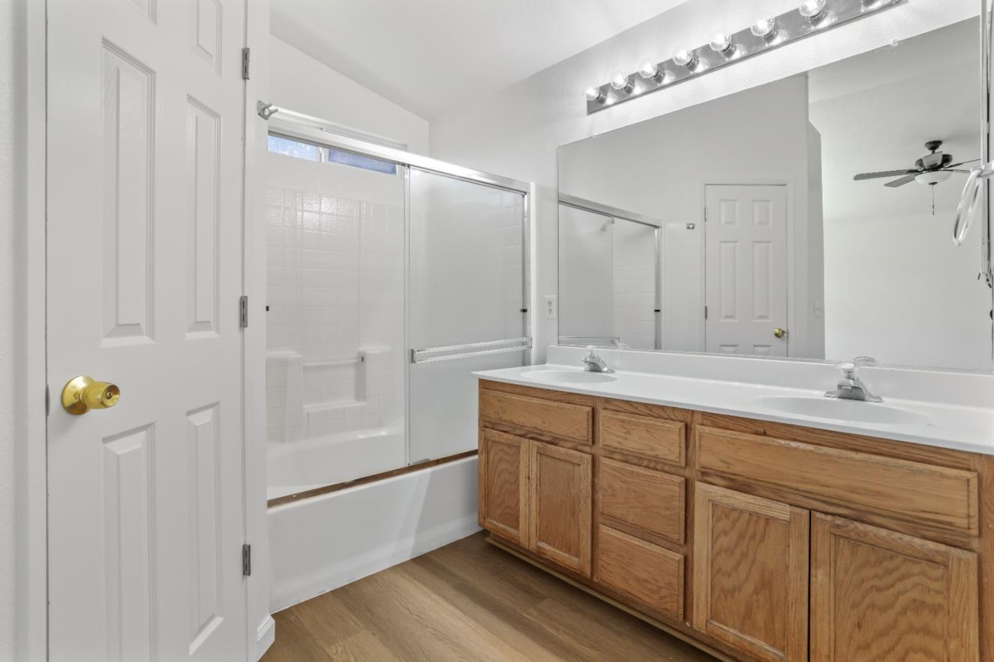 Detail Gallery Image 9 of 27 For 1512 Venice Cir, Stockton,  CA 95206 - 3 Beds | 2 Baths