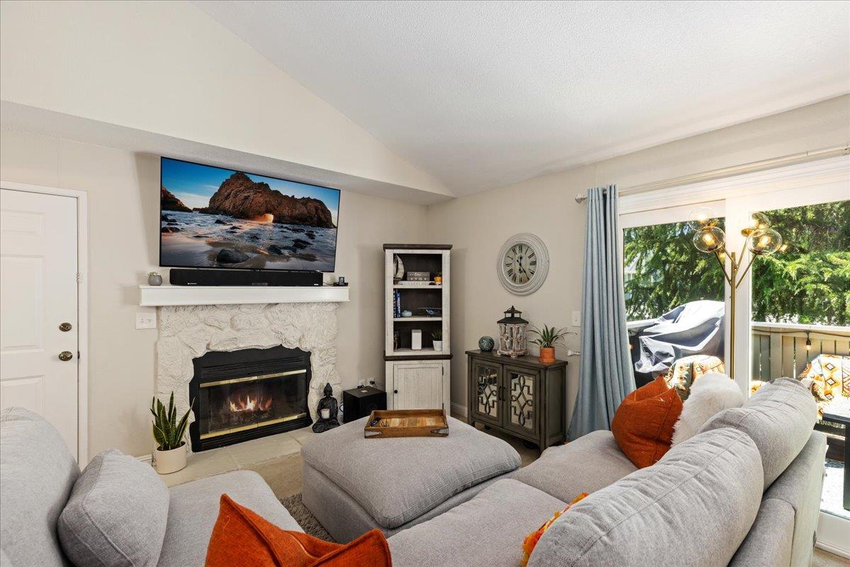 Detail Gallery Image 1 of 1 For 208 Compton Cir #C,  San Ramon,  CA 94583 - 2 Beds | 2 Baths