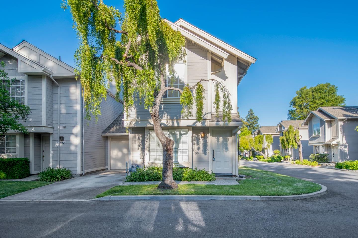 Detail Gallery Image 1 of 1 For 4154 Blackford Cir, San Jose,  CA 95117 - 2 Beds | 2/1 Baths