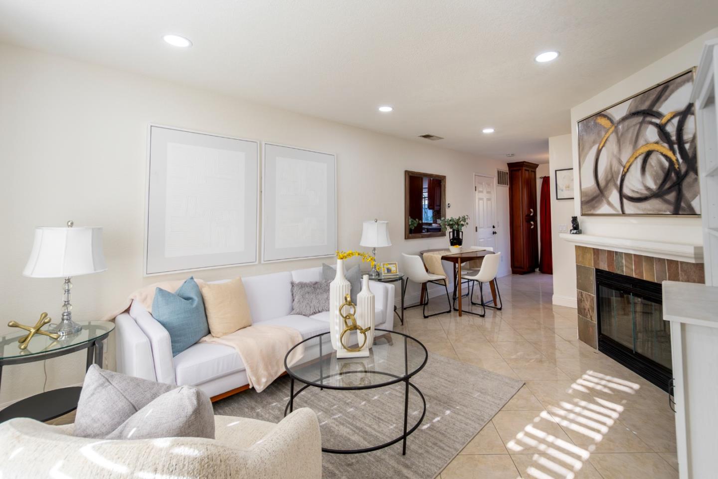 Detail Gallery Image 3 of 28 For 4154 Blackford Cir, San Jose,  CA 95117 - 2 Beds | 2/1 Baths