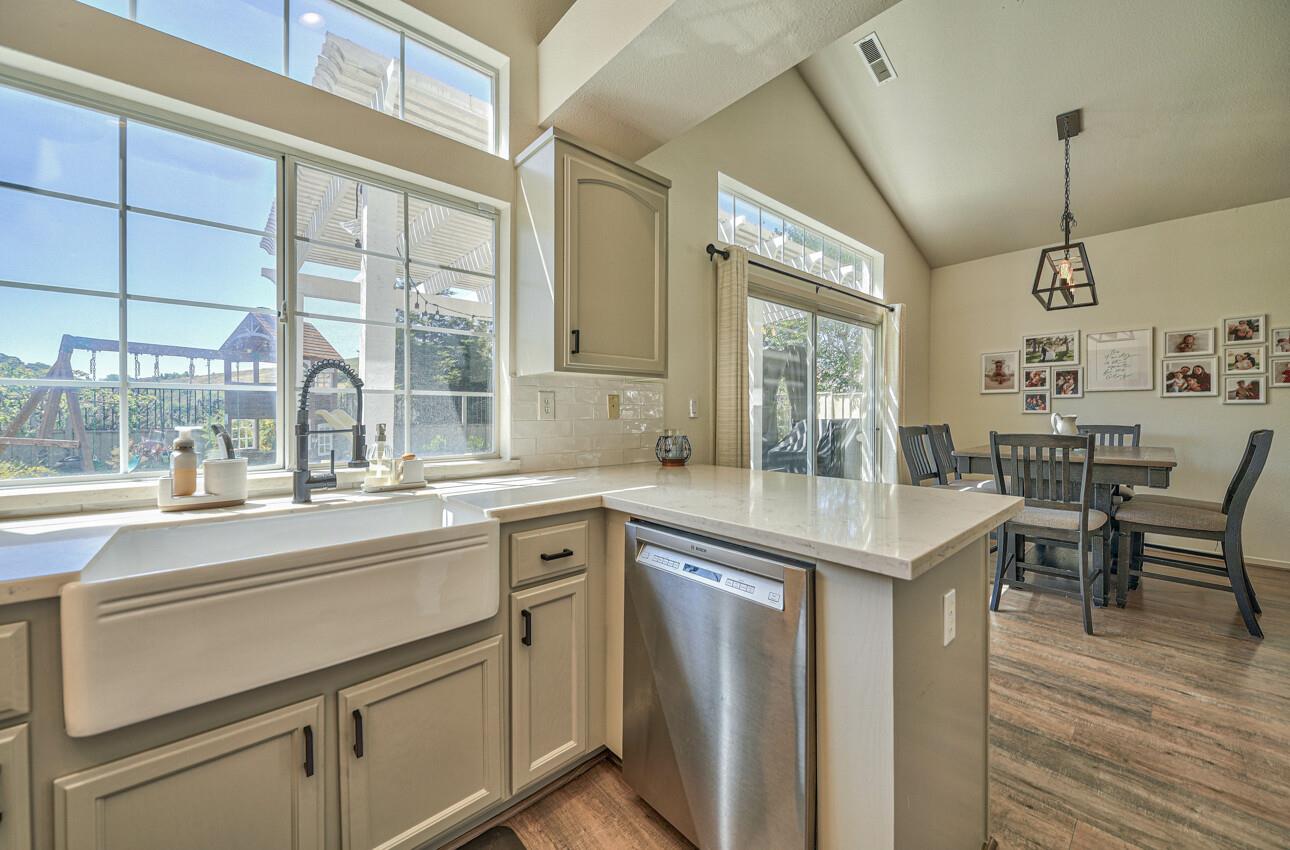 Detail Gallery Image 11 of 31 For 26210 Acclaim Ct, Salinas,  CA 93908 - 3 Beds | 2 Baths