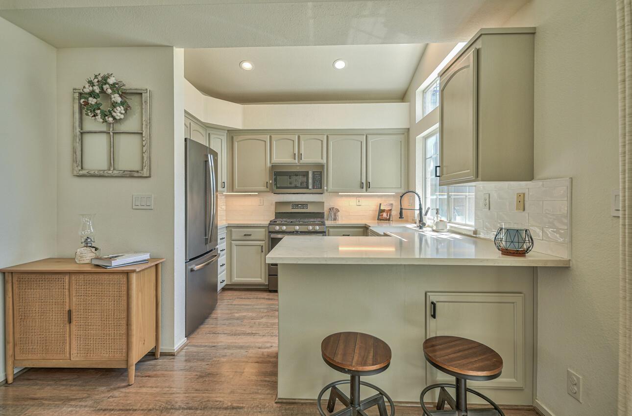 Detail Gallery Image 9 of 31 For 26210 Acclaim Ct, Salinas,  CA 93908 - 3 Beds | 2 Baths