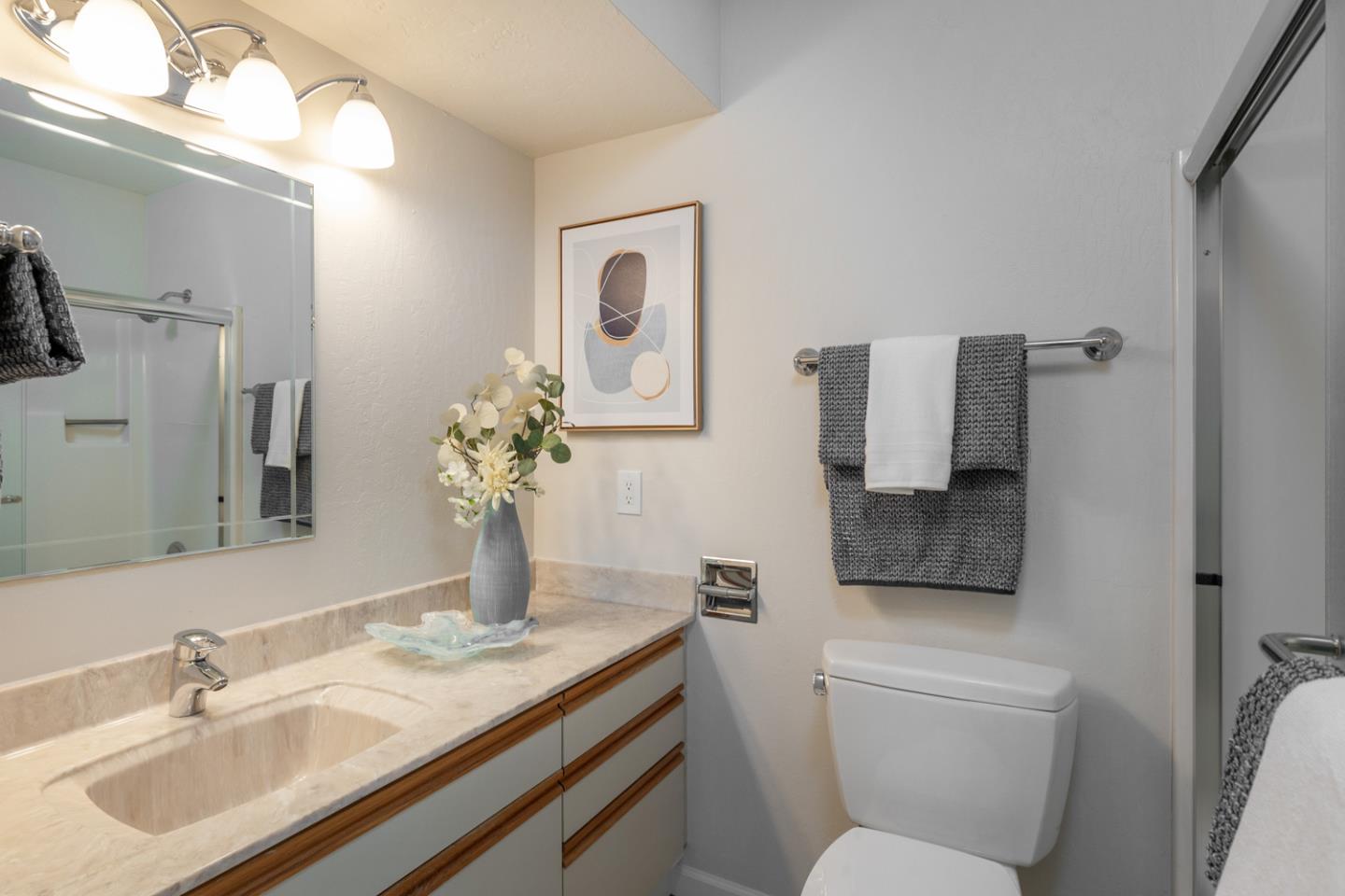 Detail Gallery Image 13 of 23 For 1983 San Luis Ave #18,  Mountain View,  CA 94043 - 2 Beds | 2/1 Baths