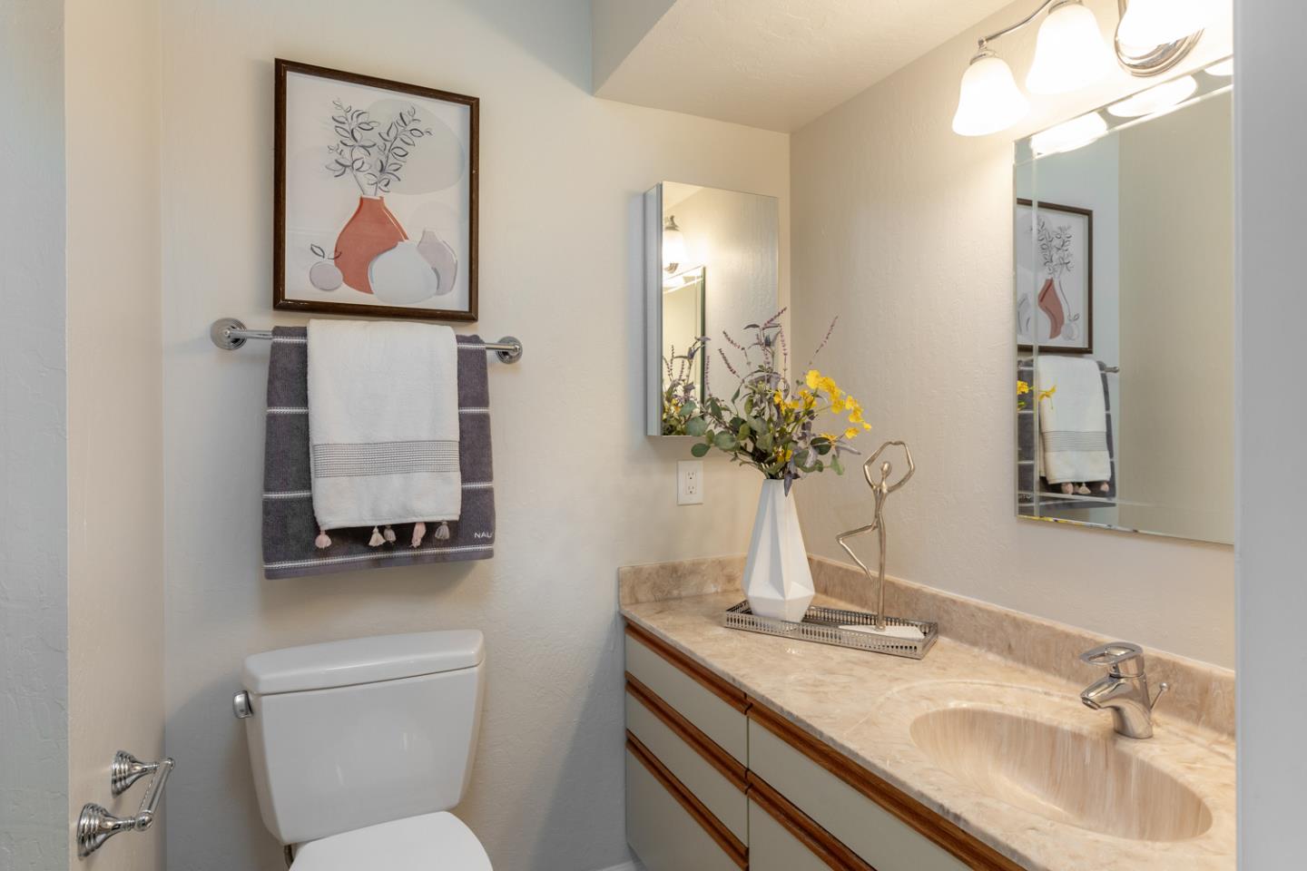 Detail Gallery Image 18 of 23 For 1983 San Luis Ave #18,  Mountain View,  CA 94043 - 2 Beds | 2/1 Baths