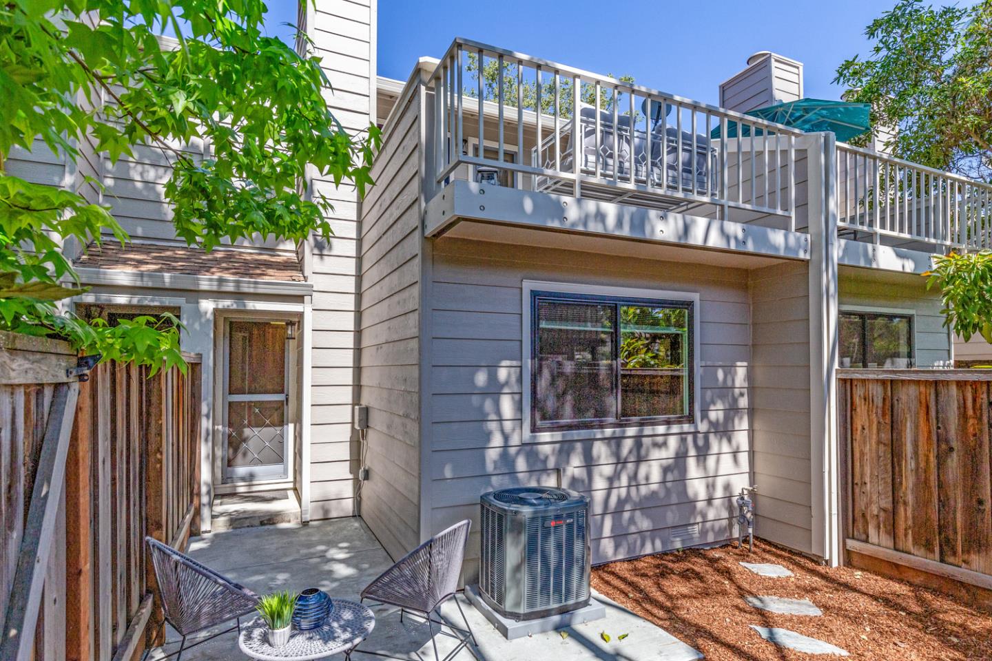 Detail Gallery Image 21 of 23 For 1983 San Luis Ave #18,  Mountain View,  CA 94043 - 2 Beds | 2/1 Baths