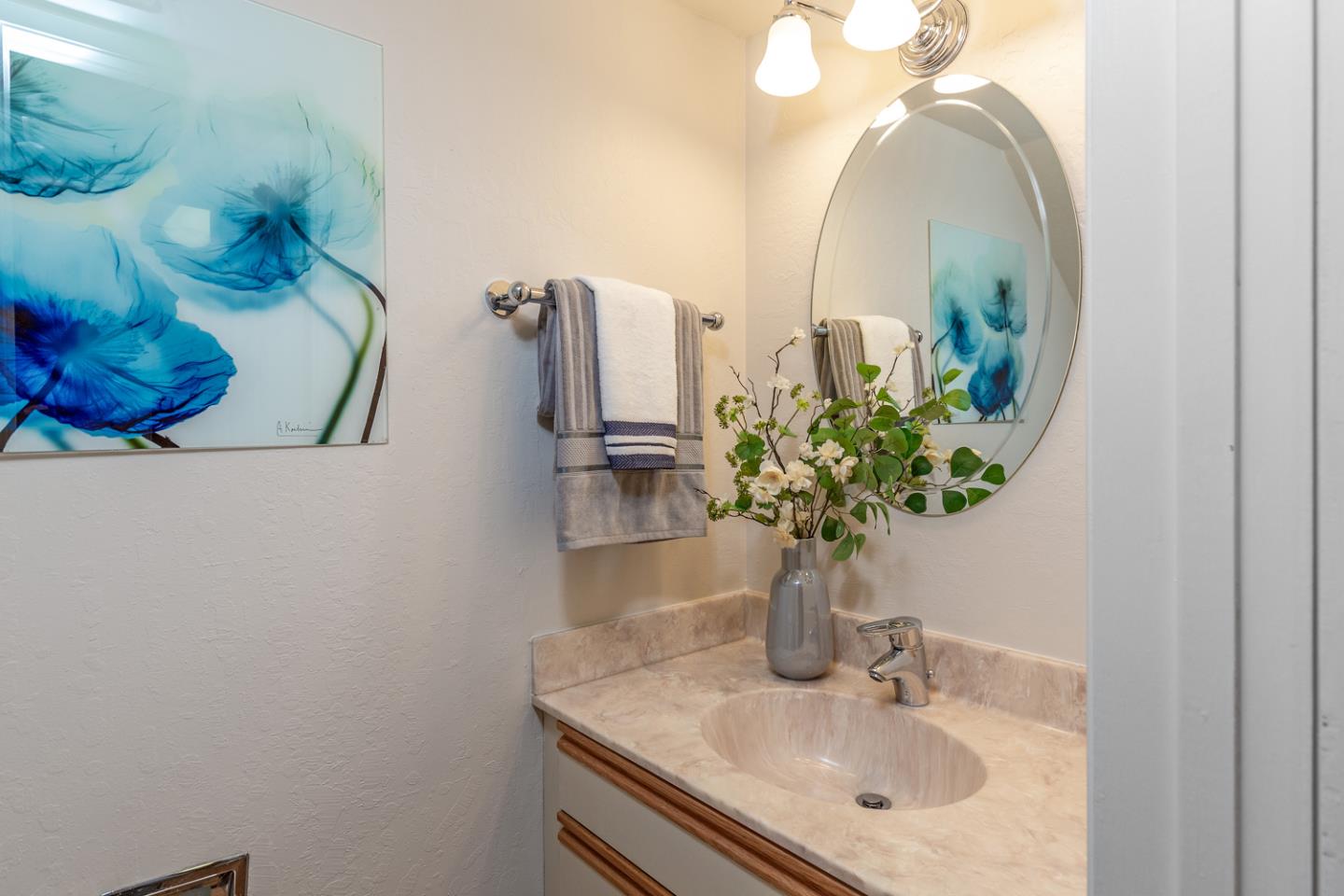 Detail Gallery Image 8 of 23 For 1983 San Luis Ave #18,  Mountain View,  CA 94043 - 2 Beds | 2/1 Baths