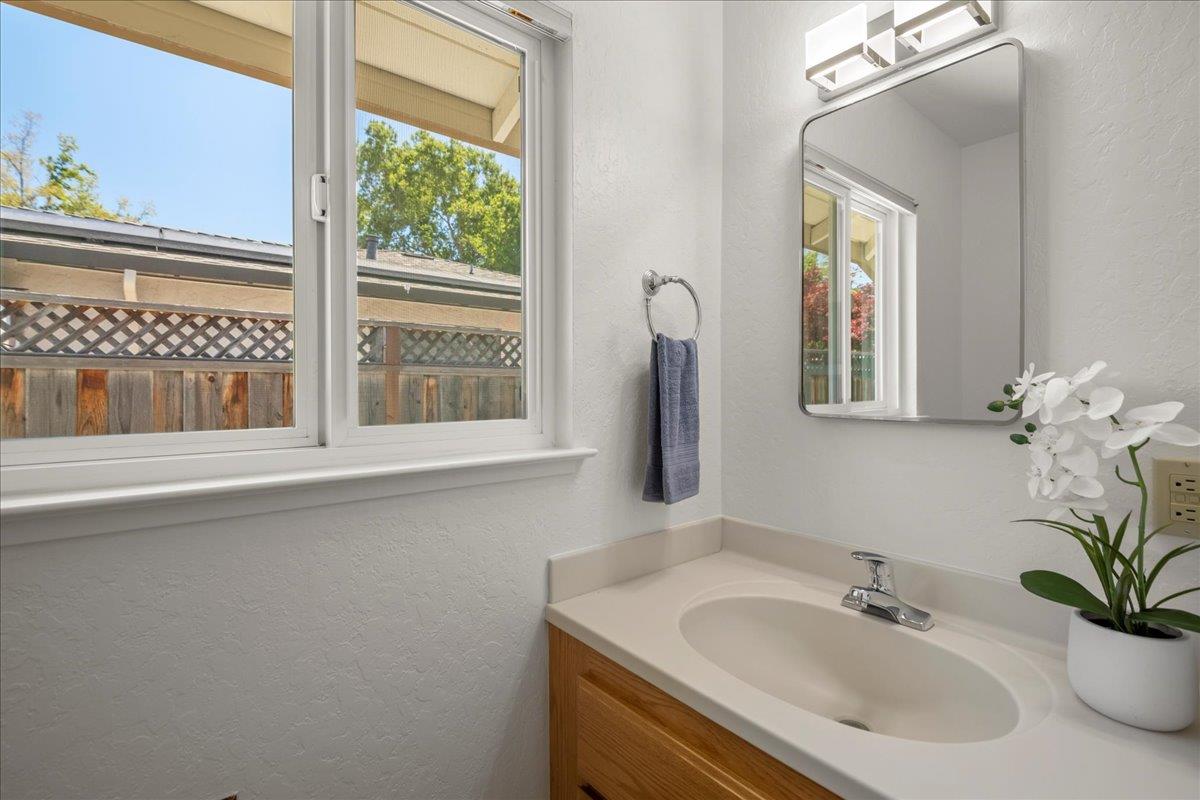 Detail Gallery Image 29 of 38 For 19744 Charters Ave, Saratoga,  CA 95070 - 4 Beds | 2/1 Baths