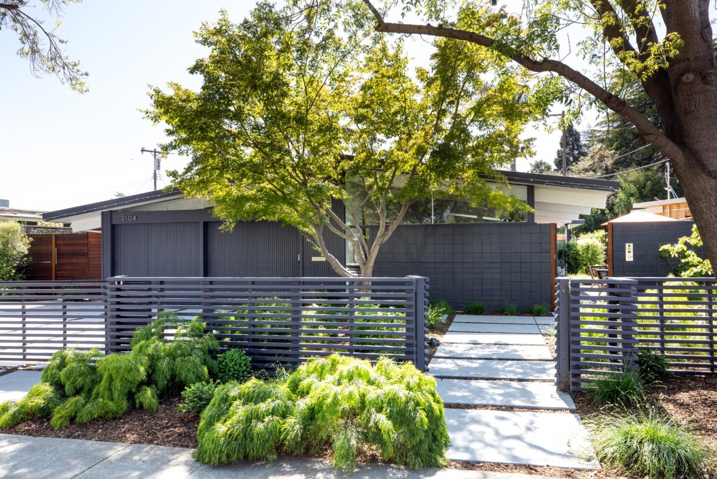 Detail Gallery Image 1 of 1 For 2104 Edgewood Dr, Palo Alto,  CA 94303 - 5 Beds | 3 Baths