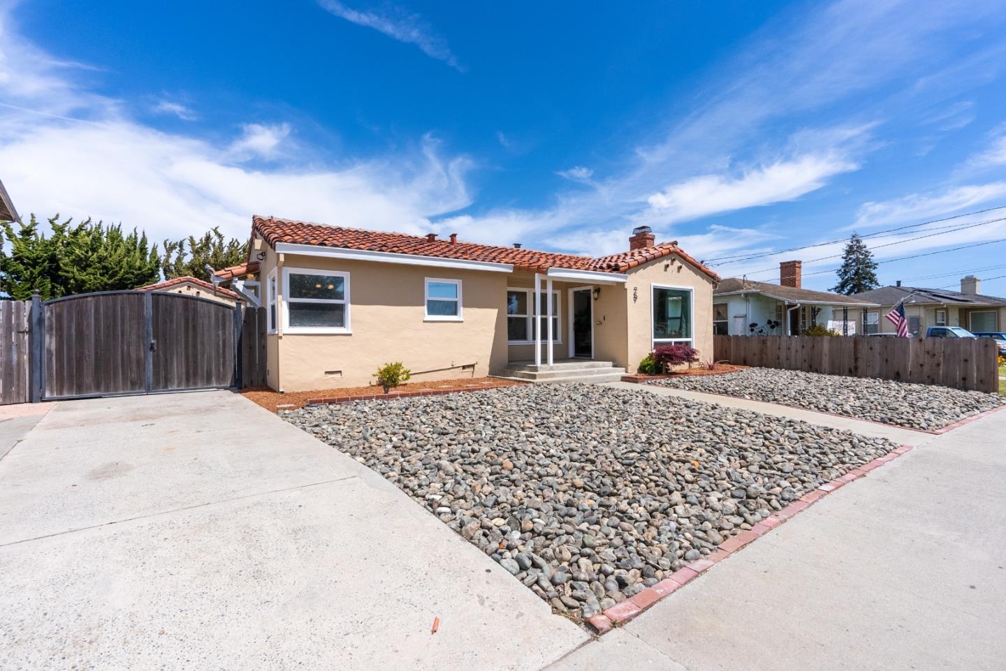 Detail Gallery Image 1 of 1 For 29 Nacional St, Salinas,  CA 93901 - 3 Beds | 2 Baths