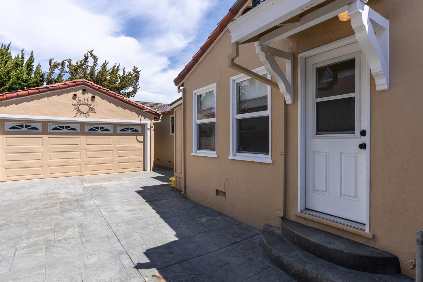 Detail Gallery Image 13 of 27 For 29 Nacional St, Salinas,  CA 93901 - 3 Beds | 2 Baths