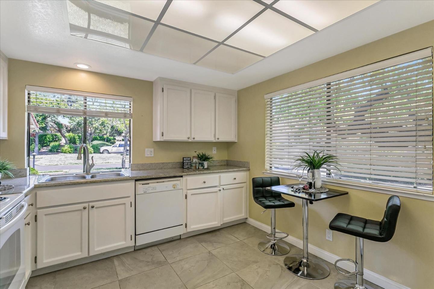 Detail Gallery Image 7 of 40 For 8339 Colombard Ct, San Jose,  CA 95135 - 2 Beds | 2 Baths