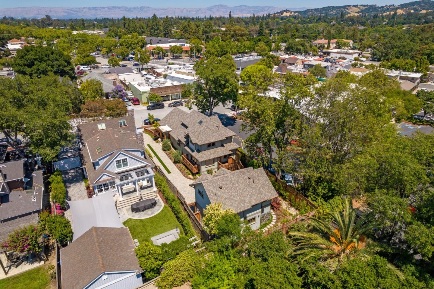 Detail Gallery Image 3 of 42 For 221 Almendra Ave, Los Gatos,  CA 95030 - 4 Beds | 3 Baths