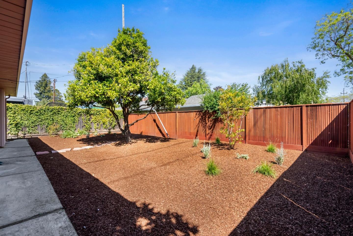 Detail Gallery Image 28 of 31 For 900 Elsinore Dr, Palo Alto,  CA 94303 - 3 Beds | 2 Baths