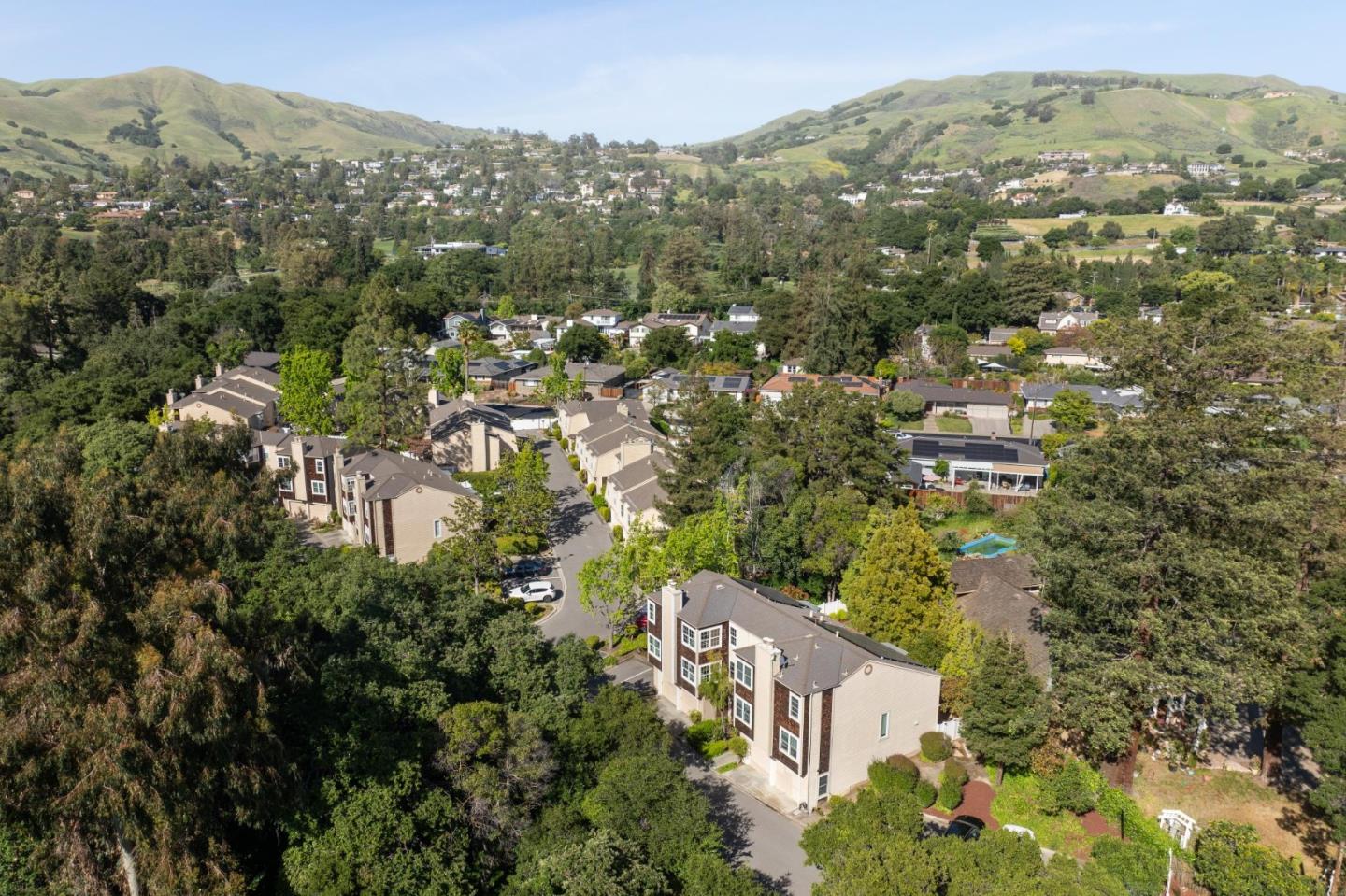 Detail Gallery Image 1 of 1 For 4 Holmes Dr, San Jose,  CA 95127 - 3 Beds | 2/1 Baths