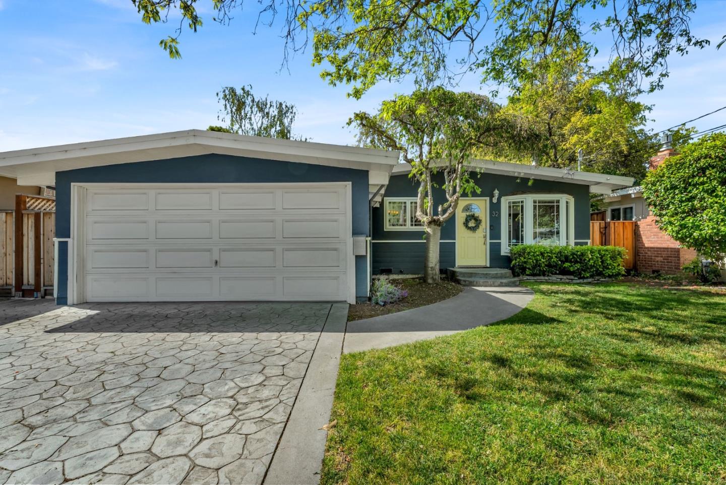 Detail Gallery Image 1 of 46 For 32 Lorelei Ln, Menlo Park,  CA 94025 - 3 Beds | 2 Baths