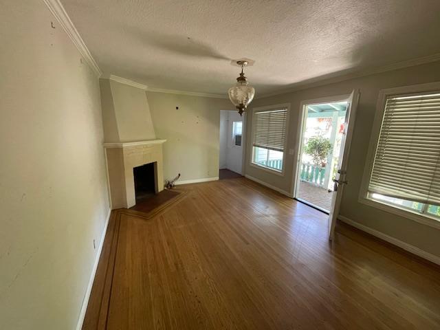 Detail Gallery Image 3 of 7 For 2260 Euclid Ave, East Palo Alto,  CA 94303 - 4 Beds | 2 Baths