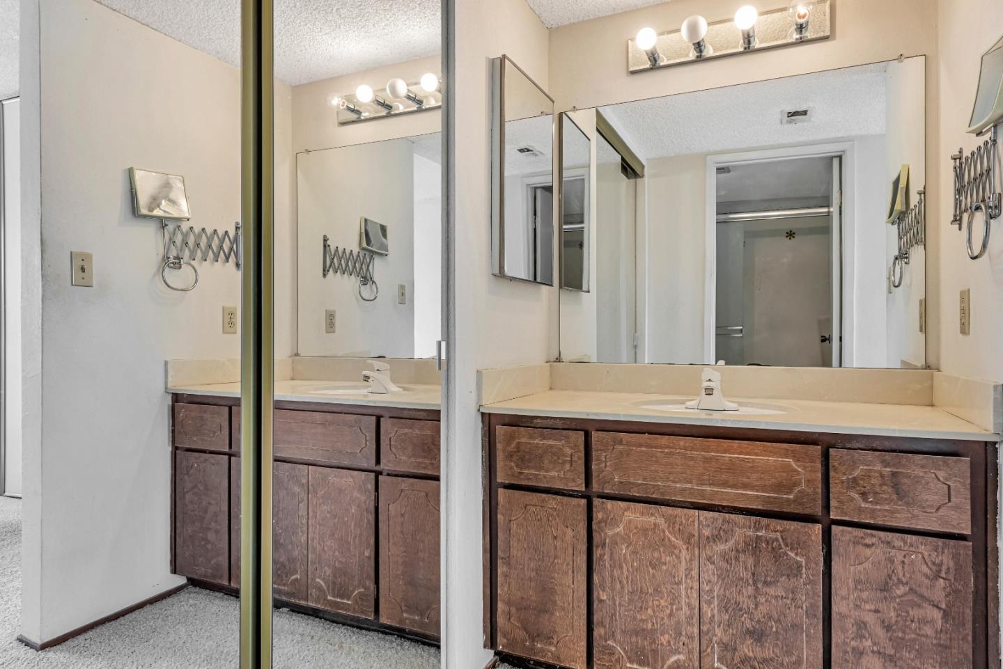 Detail Gallery Image 19 of 26 For 1667 New Brunswick Ave, Sunnyvale,  CA 94087 - 3 Beds | 2/1 Baths