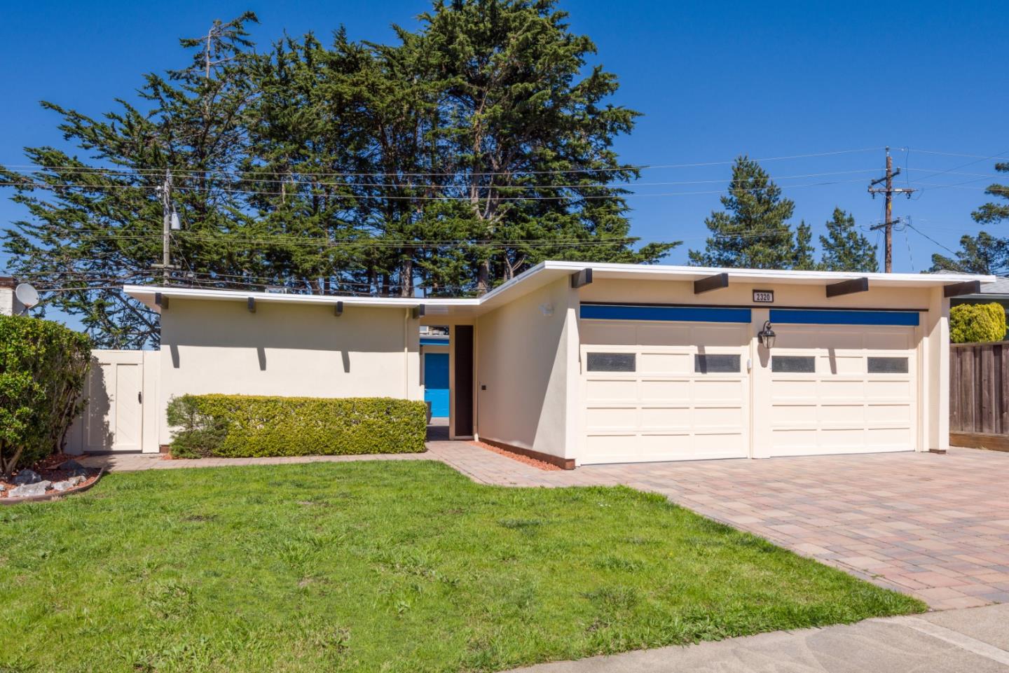 Detail Gallery Image 1 of 24 For 2320 Oakmont Dr, San Bruno,  CA 94066 - 3 Beds | 2 Baths