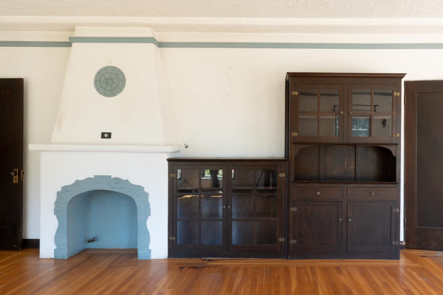 Detail Gallery Image 12 of 16 For 1298 2nd St, Monterey,  CA 93940 - 3 Beds | 1/1 Baths