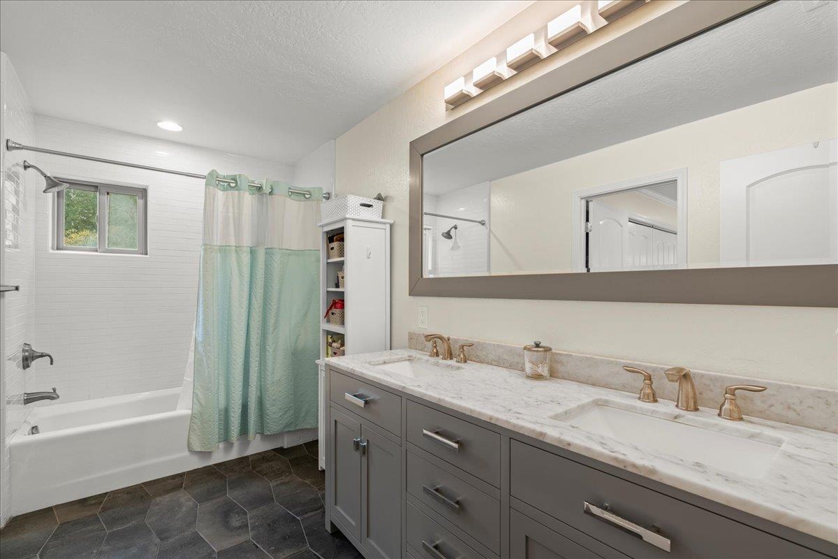 Detail Gallery Image 64 of 66 For 24360 Loma Prieta Ave, Los Gatos,  CA 95033 - 4 Beds | 3/1 Baths