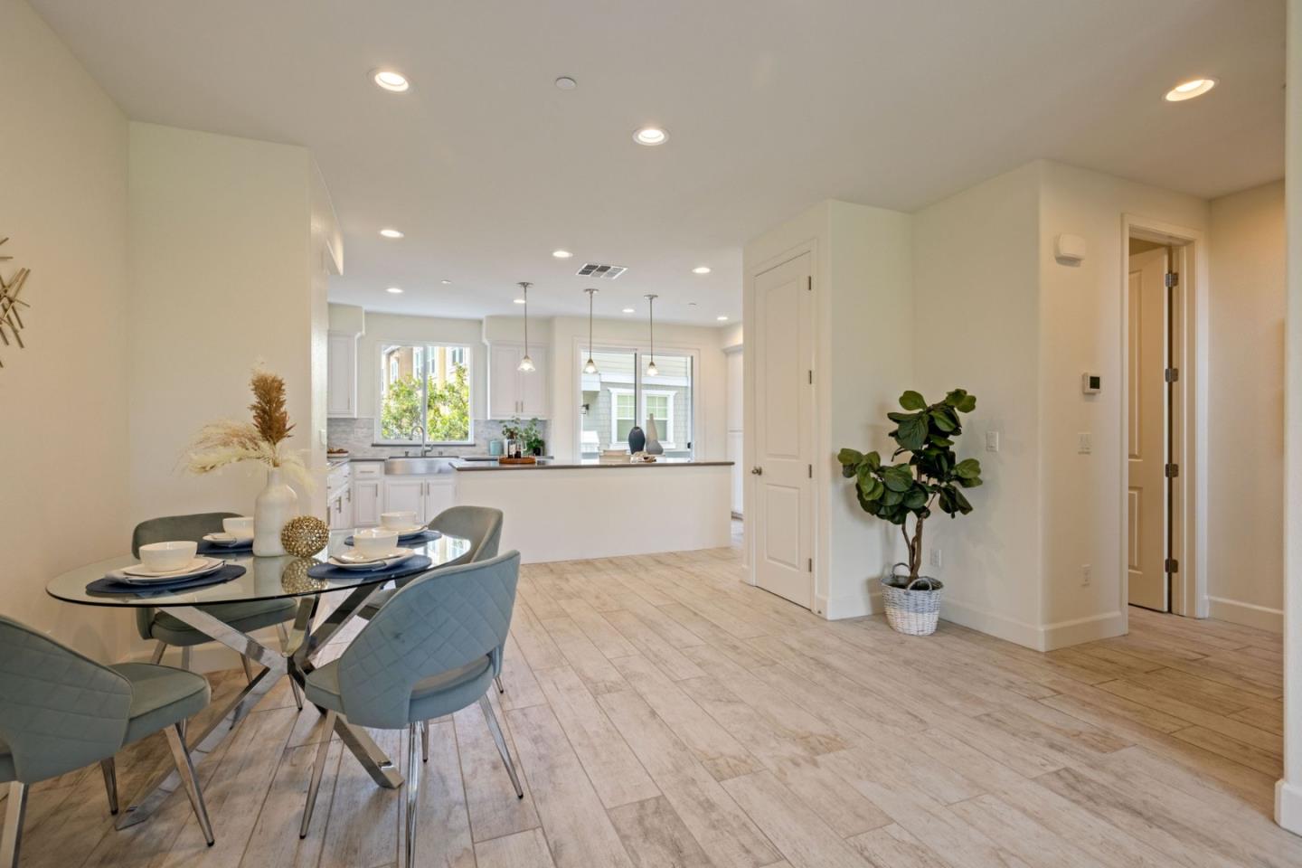 Detail Gallery Image 18 of 46 For 2067 Colony St, Mountain View,  CA 94043 - 4 Beds | 3/1 Baths