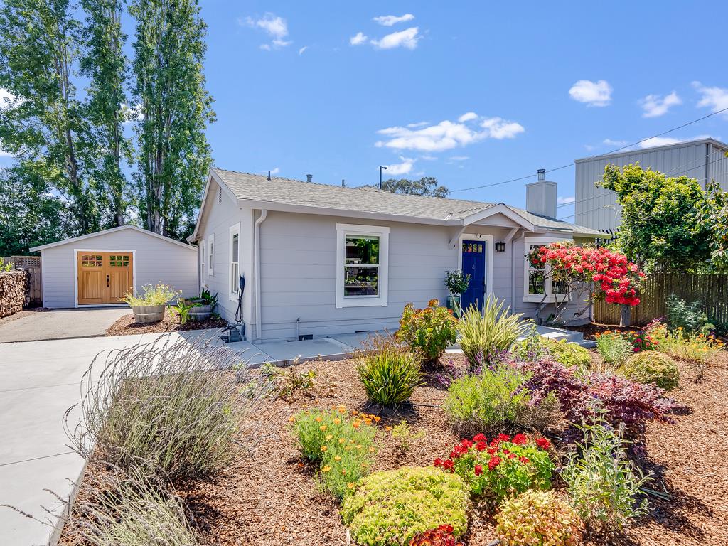 Detail Gallery Image 1 of 45 For 510 Mello Ln, Santa Cruz,  CA 95062 - 2 Beds | 1/1 Baths