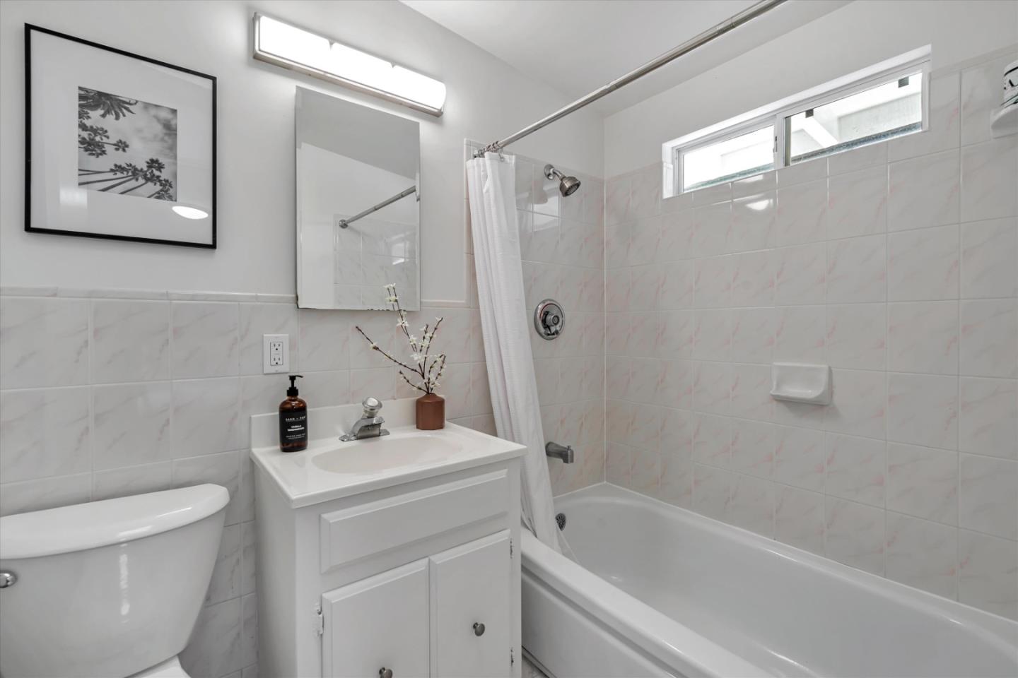 Detail Gallery Image 19 of 29 For 266 N Rengstorff Ave, Mountain View,  CA 94043 - 3 Beds | 2 Baths